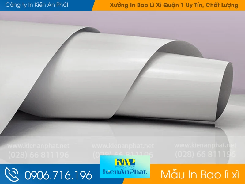 Sự Khác Biệt Giữa In Poster Giấy Couche và Decal PP