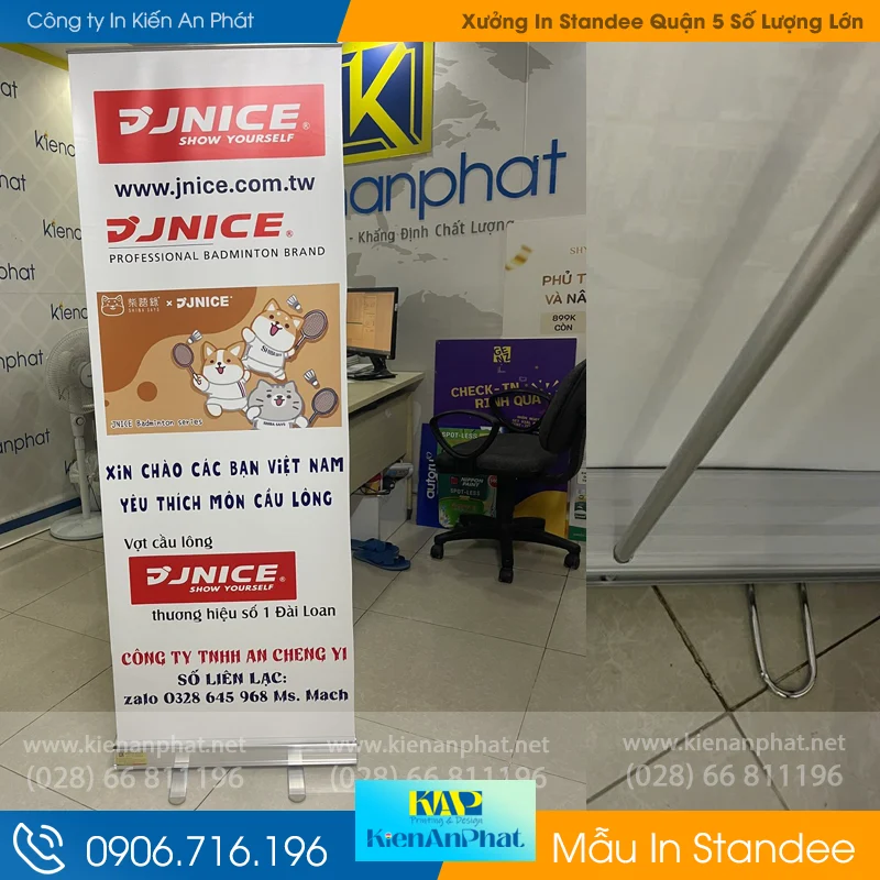 Xưởng In Standee Quận 5 Số Lượng Lớn: Năng lực đáp ứng mọi dự án